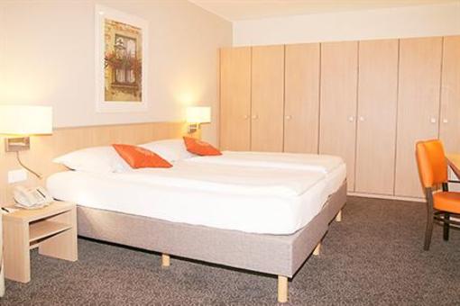 фото отеля Ramada Treff Arcadia