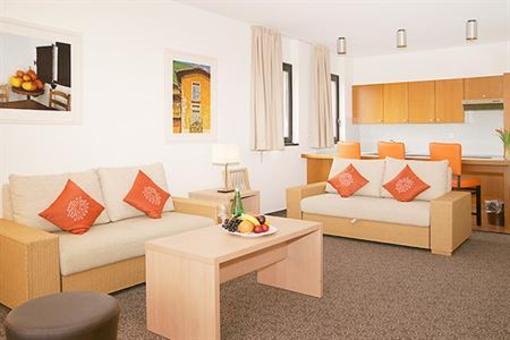 фото отеля Ramada Treff Arcadia