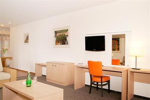 фото отеля Ramada Treff Arcadia