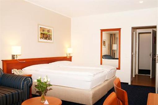 фото отеля Ramada Treff Arcadia