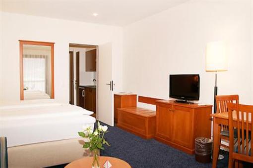 фото отеля Ramada Treff Arcadia