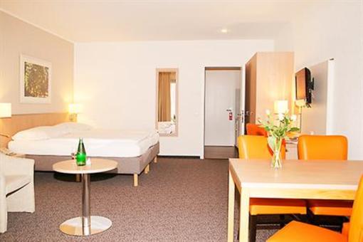 фото отеля Ramada Treff Arcadia