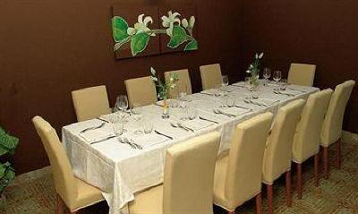 фото отеля Azzolini Palm Beach Hotel