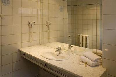 фото отеля Hotel Ours Blanc Place Victor Hugo