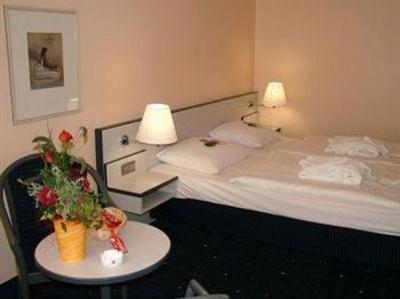 фото отеля Ramada Hotel Bruhl Koln