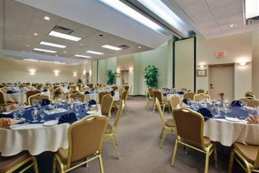 фото отеля Holiday Inn Express Moncton