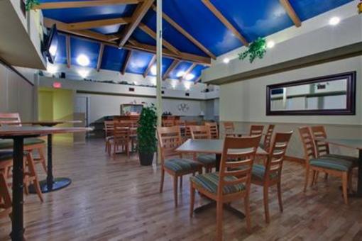 фото отеля Holiday Inn Express Moncton