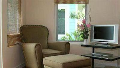 фото отеля Mary's Resort Fort Lauderdale