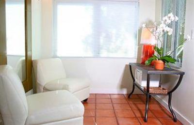 фото отеля Mary's Resort Fort Lauderdale
