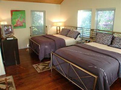 фото отеля Mary's Resort Fort Lauderdale
