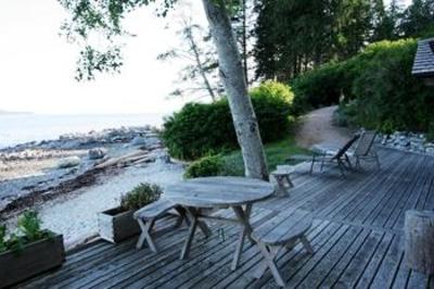 фото отеля Cortes Island Boathouse