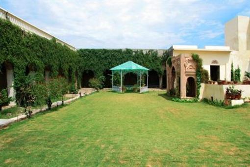 фото отеля Castle Kalwar