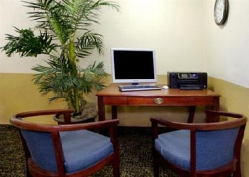фото отеля Comfort Inn & Suites Winter Park Village Area