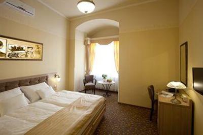 фото отеля Barokk Hotel Promenád Gyor