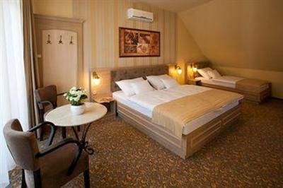 фото отеля Barokk Hotel Promenád Gyor
