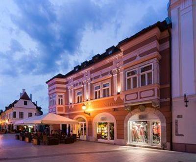 фото отеля Barokk Hotel Promenád Gyor