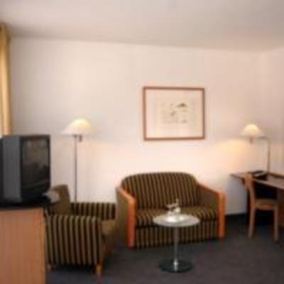 фото отеля Holiday Inn Berlin City Center East Prenzlauer Allee