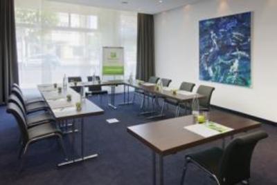 фото отеля Holiday Inn Berlin City Center East Prenzlauer Allee