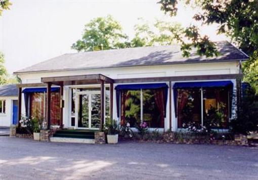 фото отеля Motel Les Broussailles
