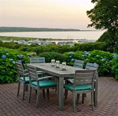 фото отеля Menemsha Inn