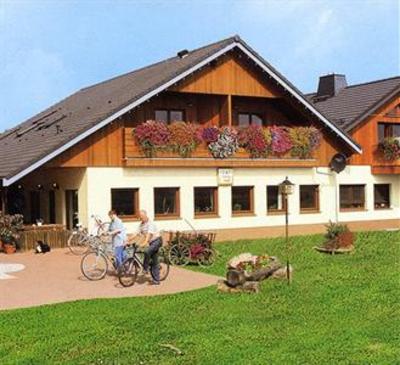 фото отеля Familienhotel Brandtsheide Wiesenburg