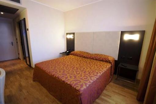 фото отеля Raya Hotel Motel