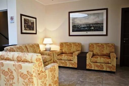 фото отеля Raya Hotel Motel