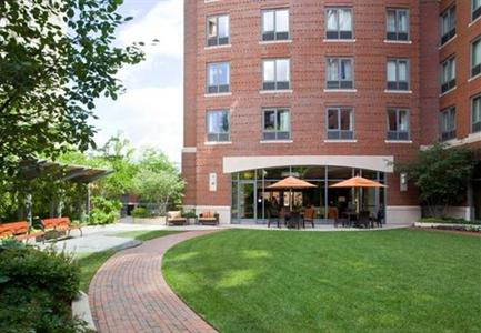 фото отеля Courtyard Boston Brookline