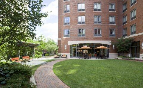 фото отеля Courtyard Boston Brookline