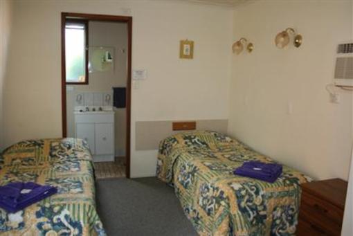 фото отеля Double D Caravan Park Cabins Peak Hill