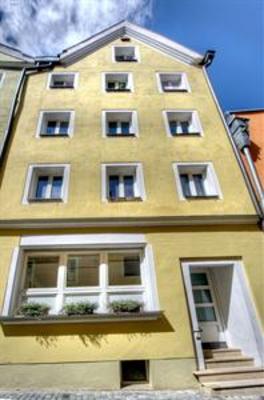 фото отеля Goldener Kranich Regensburg