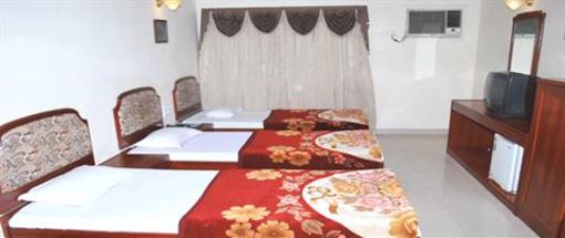 фото отеля Hotel Yadgar