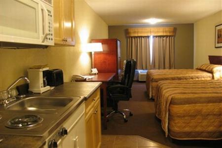 фото отеля Lakeview Inns & Suites Fort Nelson