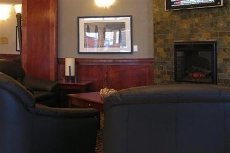 фото отеля Lakeview Inns & Suites Fort Nelson