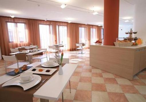 фото отеля Hotel Garni Castel Beseno