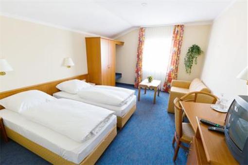 фото отеля Pension Lindenhof Grasbrunn
