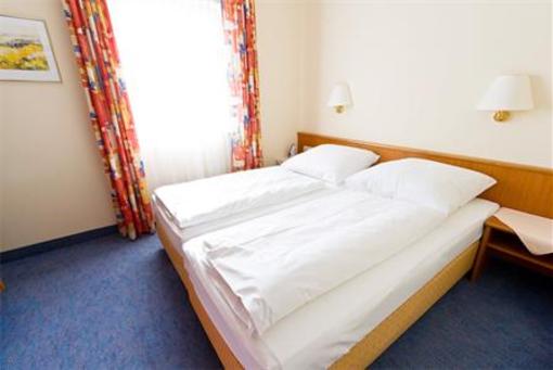 фото отеля Pension Lindenhof Grasbrunn