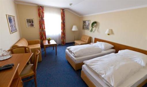 фото отеля Pension Lindenhof Grasbrunn