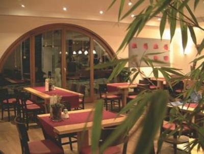 фото отеля Das Roessle Hotel & Cafe Schoren