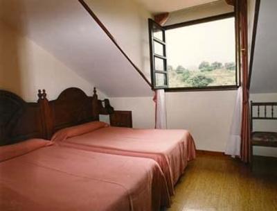 фото отеля Apartamentos El Jornu Llanes