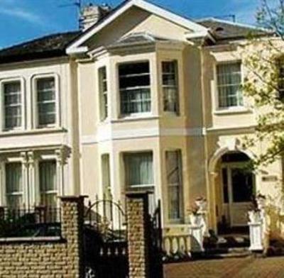 фото отеля Mayville House Cheltenham