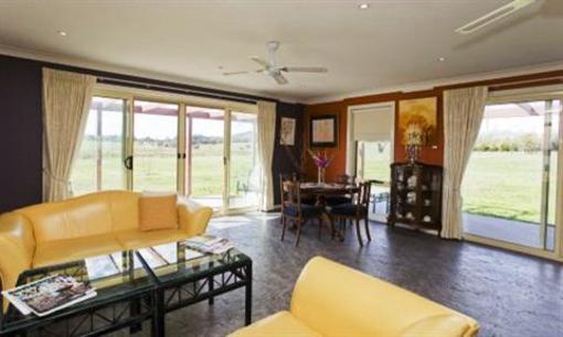фото отеля Country Guesthouse Schonegg