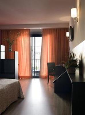 фото отеля Apartamentos Loar Menorca
