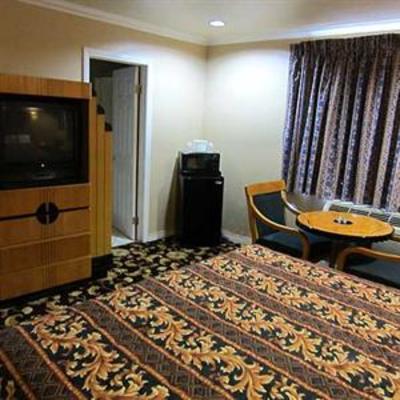 фото отеля Sunrise Inn Gardena
