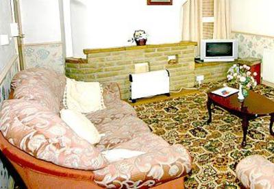 фото отеля Lyndene Holiday Apartments
