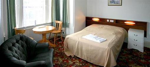 фото отеля Lyndene Holiday Apartments