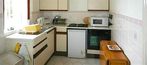 фото отеля Lyndene Holiday Apartments