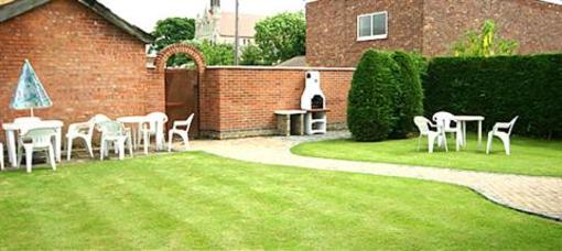 фото отеля Lyndene Holiday Apartments
