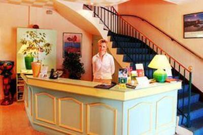 фото отеля Logis Les Charmilles
