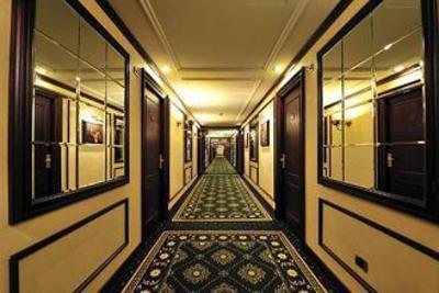 фото отеля Royal Hotel Carlton